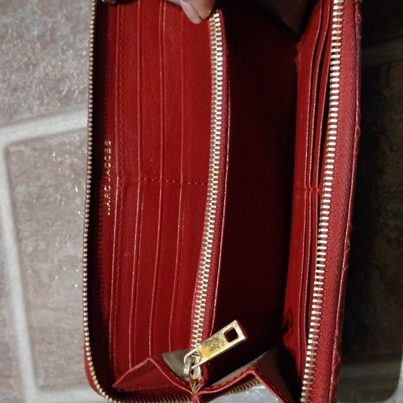 Marc Jacob red burgundy quilting pattern wallet - Picture 4 of 8